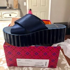 Tory Burch Scalloped wedge satin flip flop size 7